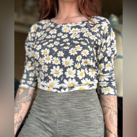 Daisy Crop Top - Picture 1 of 5